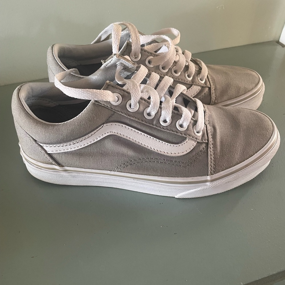 Great condition grey Vans. Size 4 boys or 5.5 women’s